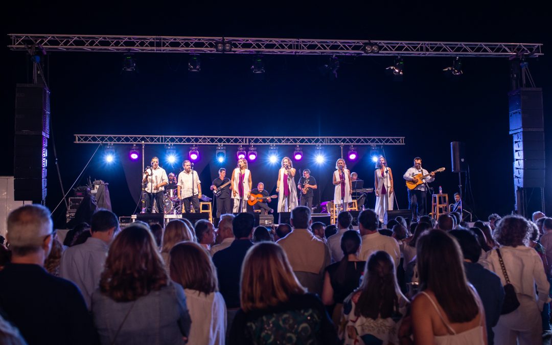 Éxito total de asistentes en la Noche de San Juan con el grupo “Siempre Así” en el campo de Golf de Antequera